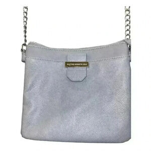 Kenneth Cole Reaction Crossbody purse. Gray, pre-loved Zip